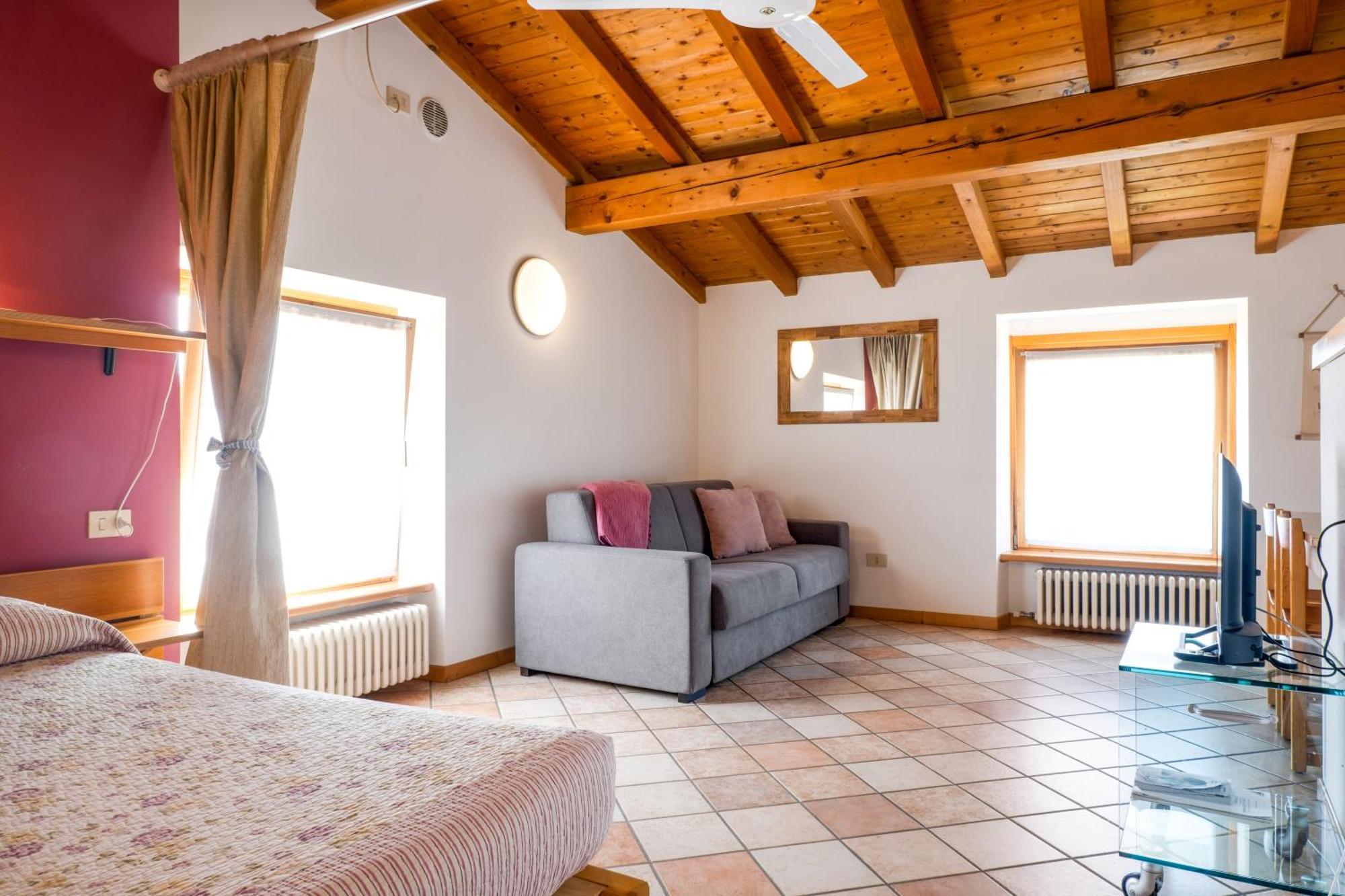 Agriturismo Le Ginestre لاتيزي المظهر الخارجي الصورة